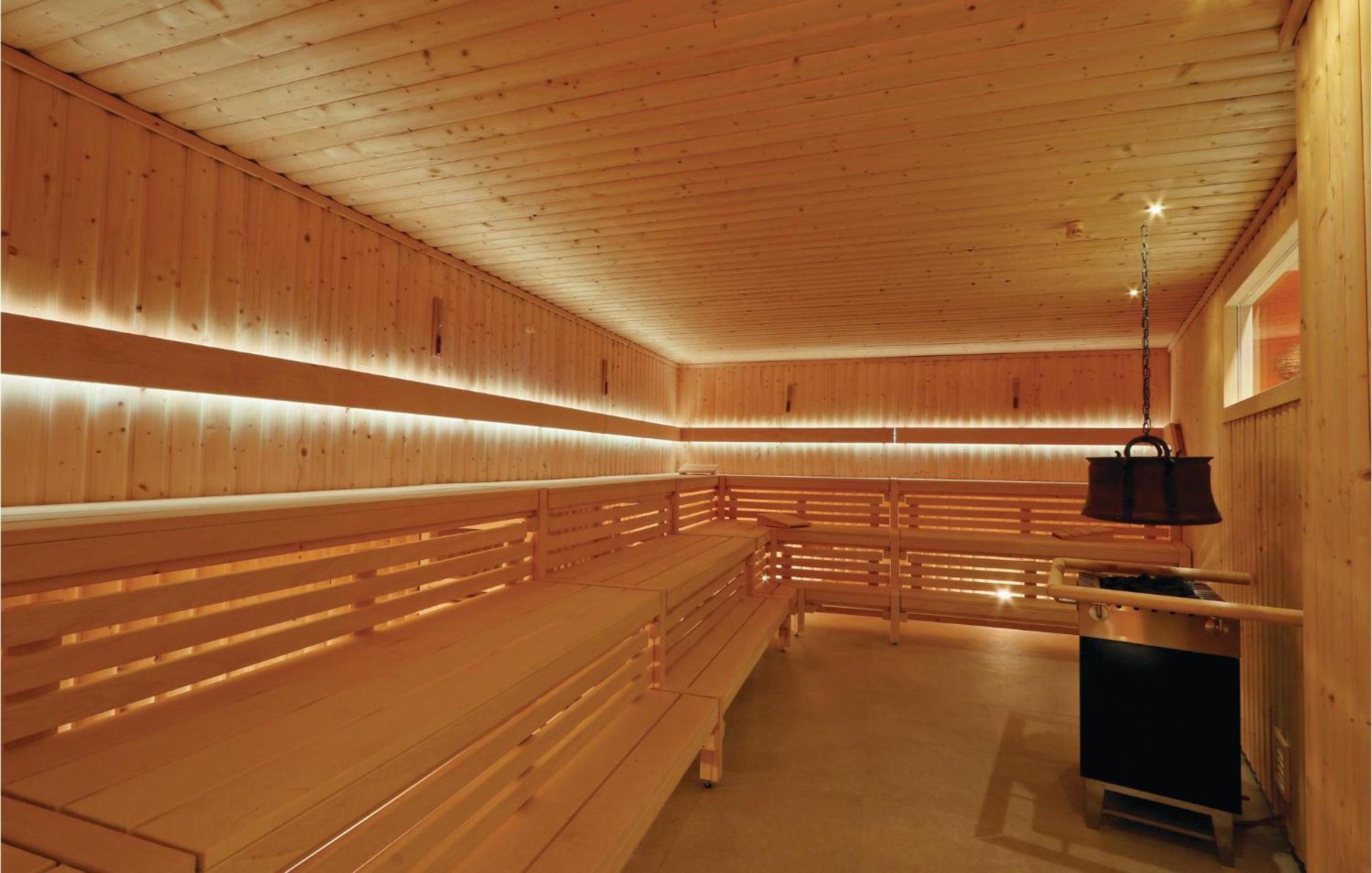 Cozy Apartment In Luebeck Travemuende With Sauna ภายนอก รูปภาพ